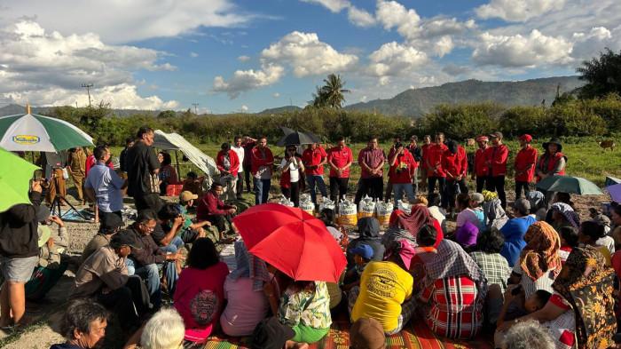 bersama Ketua DPD PDIP Sumut Rapidin Simbolon DAN KAUM MARHENS