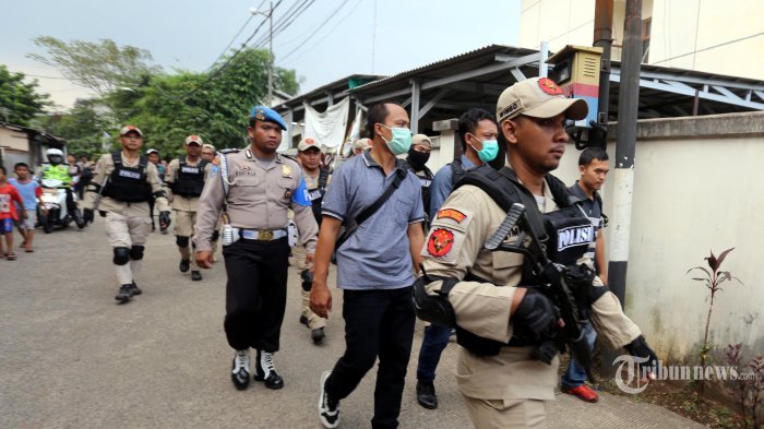 Terduga Teroris dari Keluarga Baik tapi Kurang Bergaul dan Tertutup