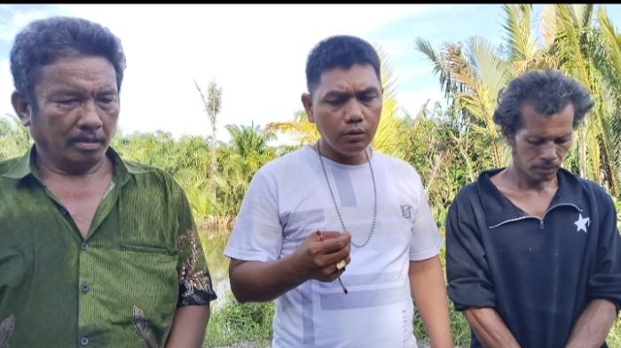 DITERKAM BUAYA - Pihak keluarga Boy Simamora (21) yang awalnya disebut tewas akibat diterkam buaya kini mulai diragukan pihak keluarga.Boy Simamora merupakan warga Desa Sampang Maruhur, Kecamatan Sirandorung, Kabupaten Tapanuli Tengah.