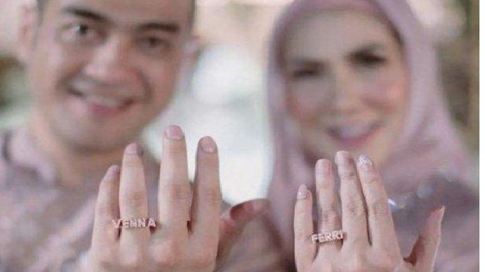 Anggap Sedang Dapat Cobaan, Adik Ferry Irawan Minta Venna Melinda Lihat Sisi Baik sang Kakak