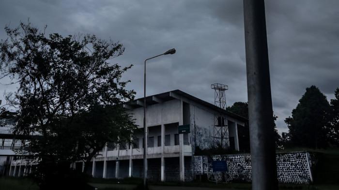 MENDUNG- Ilustrasi cuaca mendung yang melanda satu kawasan di Indonesia. Tampak cuaca sangat gelap.