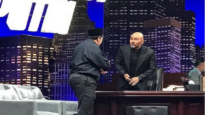 Fahri Hamzah Posting Foto Deddy Corbuzier: Macam-macam Digulung Juga Nih