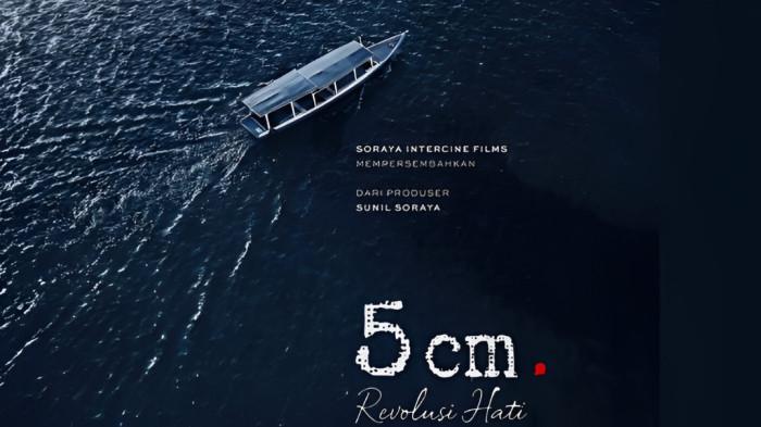UNGGAH POSTER - Soraya Intercine Films mengunggah poster sekuel dari film 5cm: Revolusi Hati yang akan segera tayang di bioskop Indonesia.