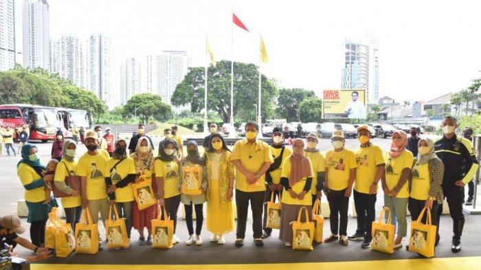 Airlangga Lepas 20 Bus yang Mengangkut 880 Pemudik Lewat Program Mudik Gratis Partai Golkar