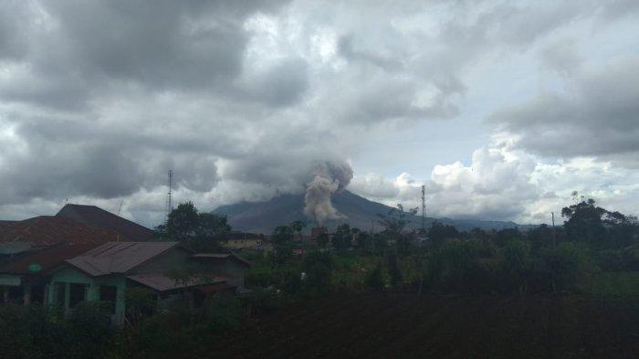 Gunung Sinabung Kembali Semburkan Awan Panas, Terpantau Sejauh 1.500 Meter
