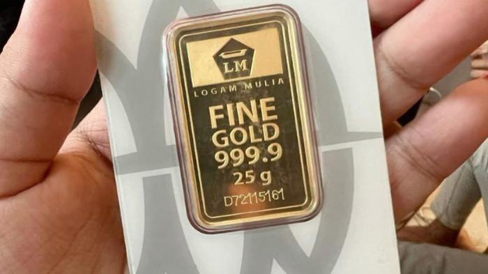 ANJLOK- Harga emas Antam 18 November 2025 terpantau anjlok. Saat ini harga emas Antam Logam Mulia di Butik Antam Medan berada di level Rp 2.322.000 per gram.