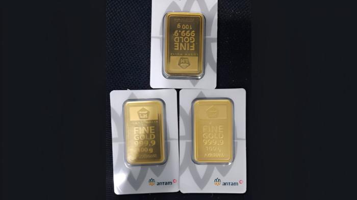 NAIK HARGA- Emas Antam kembali mengalami kenaikan harga, Sabtu (24/1/2026). Hari ini harga emas Antam naik Rp 7.000 per gram.