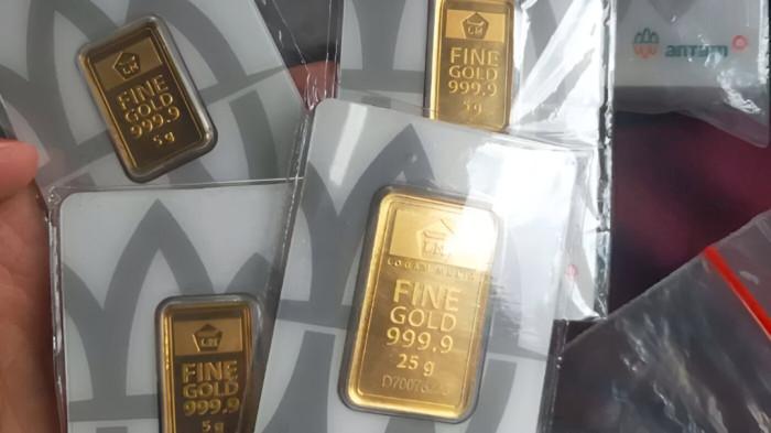 MEROKET TAJAM- Harga emas Antam Logam Mulia di Butik Antam Medan 25 November 2025 meroket tajam. Kini harganya berada di level Rp 2.380.000 per gram.