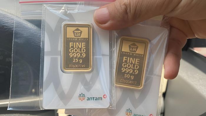 ANJLOK LAGI- Harga emas Antam 4 Juni 2026 anjlok lagi seiring dengan melemahnya nilai rupiah. Hari ini, harga emas Antam turun Rp 15.000 per gram.