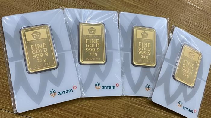 NAIK- Harga emas Antam hari ini, 14 April 2026 naik Rp 45.000 per gram.