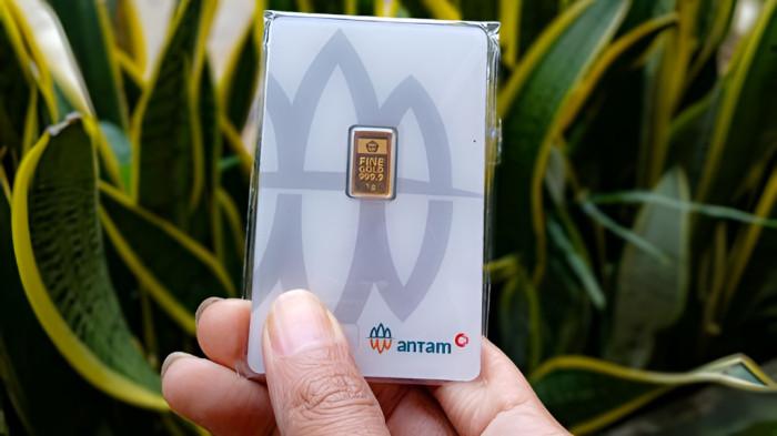 TURUN LAGI- Hari ini, 17 April 2026 harga emas Antam turun lagi. Kini turun Rp 20.000 per gram.