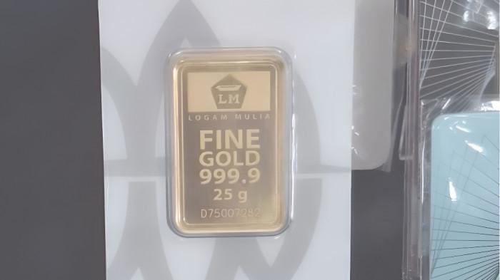 TURUN LAGI- Untuk hari ini harga emas Antam 6 April 2026 turun lagi di angka Rp 26.000 per gram.