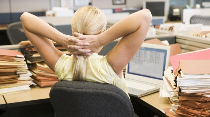 Sering Duduk Terlalu Lama? Hati-hati 7 Masalah Kesehatan Ini Mengintaimu