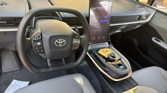 interior Toyota bZ3