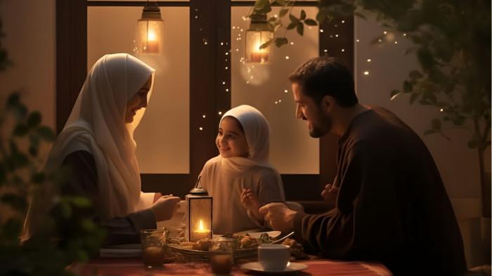 SAHUR- Ilustrasi sebuah keluarga saat melaksanakan sahur bersama keluarga.