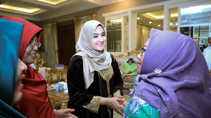 Jasmine Shahnaz, Sosok Istri Zainudin Hasan yang Kena OTT Kecantikannya Bak Artis Bollywood