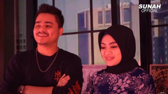Jarang Terlihat, Ini Dia Potret Menawan dan Tampannya Adik Nathalie Holscher