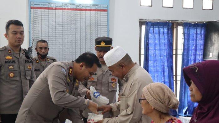 Jumat Curhat, Wakapolrestabes Medan Terima Kritikan dari Warga Desa Sidodadi