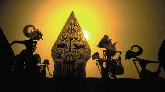 PEMENTASAN WAYANG- Ilustrasi pementasan kesenian wayang kulit yang merupakan warisan budaya masyarakat Jawa.