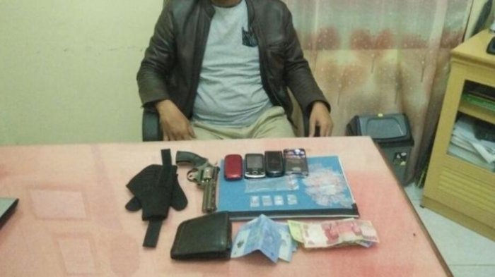 Pistol Korek Api dan Uang Ringgit Diamankan Bersama 2 Pengedar Sabu