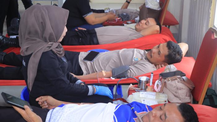 Setetes Kepedulian di HUT Humas Polri: Polres Samosir Gelar Aksi Donor Darah untuk Sesama