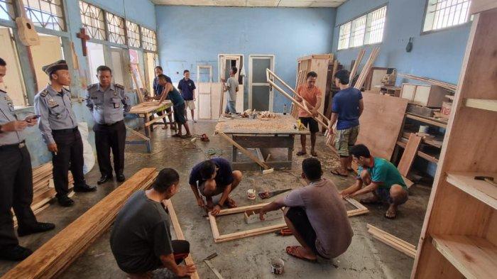 Pantau Karya WBP, Kasi Binadik Lapas Padangsidimpuan Optimistis Produk Mereka Diminati Masyarakat
