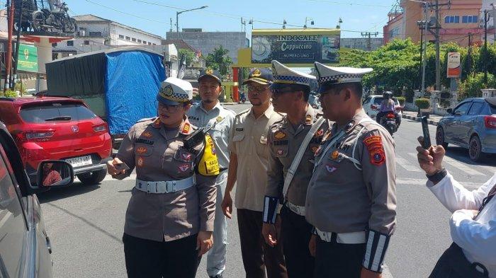 Kasat Lantas Polres Pematangsiantar, AKP Gabriellah A. Gultom, SIK, MH, sukses memimpin Operasi Zebra Toba 2024, dengan hasil mencolok dalam meningkatkan kepatuhan masyarakat terhadap keselamatan berlalu lintas hingga Rabu (30/10/2024).