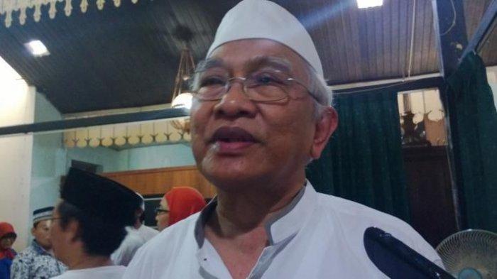 GUS MUS - KH. Ahmad Mustofa Bisri alias Gus Mus.  