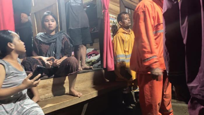 KORBAN LONGSOR - Suasana rumah ibu dan anak korban longsor di Wek 1, Batangtoru, Tapanuli Selatan, Senin (18/5/2026).