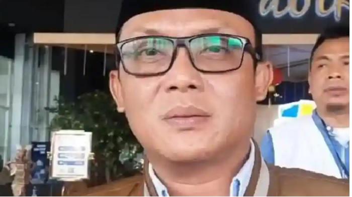 KENA OTT KPK - Ardito Wijaya saat menanggapi atap bangunan Puskesmas Kalirejo, Lampung Tengah ambrol sebelum digunakan. Bupati Ardito Wijaya Terjaring OTT KPK, Baru 9 Bulan Jabat Bupati Lampung Tengah.