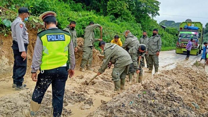 Longsor di Desa Marsada, Jalur Sipirok-Taput Kini Sudah Bisa Dilintasi Kendaraan