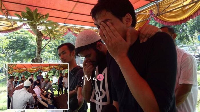 Ibunda Angkat Meninggal Dunia, Ini Kenangan Mengharukan Lucky Hakim