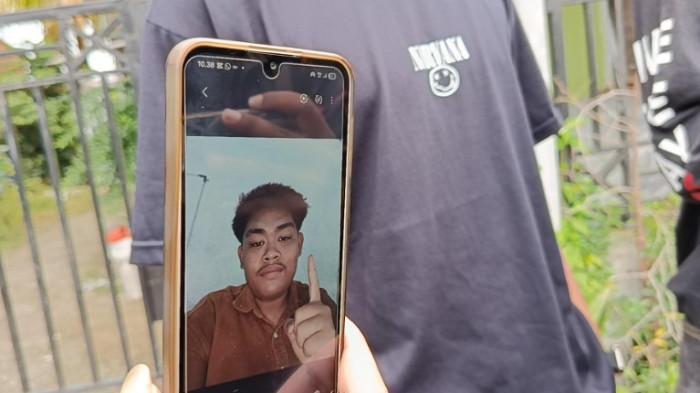 DIDUGA DIBUNUH - Bonio Raja Gadja, mahasiswa Fakultas Hukum Universitas Medan Area Medan (UMA) yang tewas diduga dibunuh di Gang Rambe, Dusun IV, Desa Marindal II, Kecamatan Patumbak, Jumat (14/11/2025). Sehari sebelum ditemukan tewas, korban sempat main biliard bareng rekan kuliah.