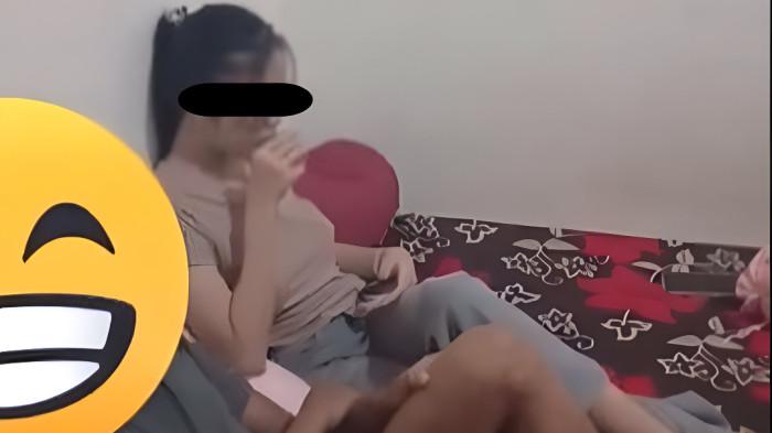 VIDEO VIRAL- Sebuah video berdurasi 13 menit 11 detik yang menampilkan mahasiswa KKN melakukan adegan dewasa viral di media sosial. Menurut informasi, peristiwa itu terjadi di Lombok Timur, NTB.