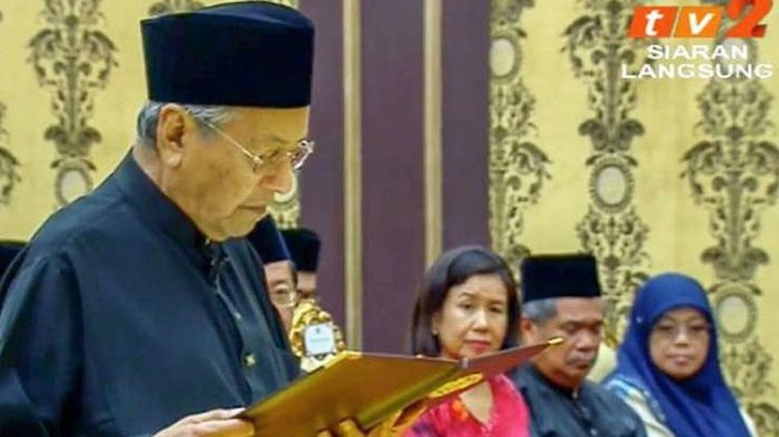 Mahathir Dilantik jadi Perdana Menteri Malaysia, Menohok Sekali Kicauan Pertamanya