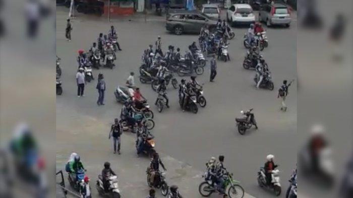 MEDAN MENCEKAM, Massa OKP Turun ke Jalan, Diduga Terkait Tewasnya Jarisman Saragih
