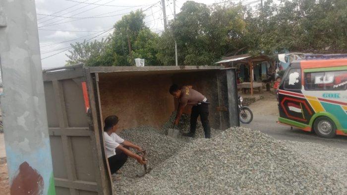 Mobil Material Terbalik Beruntung Tak Ada Korban Jiwa, Sat Lantas Polres Siantar Langsung Evakuasi