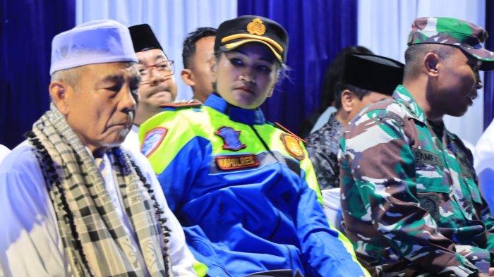 Kapolres Pematangsiantar Dalam Pelepasan Takbir Keliling Malam Idul Fitri 1446 H/2025 M