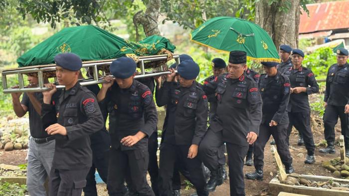 menjadi simbol kepedulian dan solidaritas,