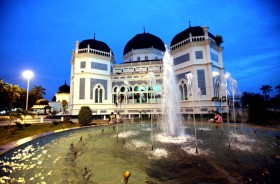 Transmania Telusuri Masjid Bersejarah di Medan