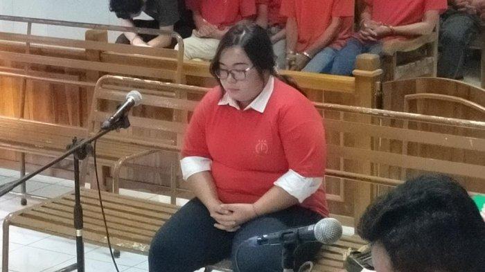 Terbukti Bersalah Jual PSK via WhatsApp, Mucikari Caca Divonis 6 Tahun 3 Bulan Penjara