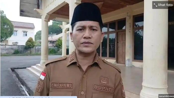BUPATI UMRAH - Bupati Aceh Selatan, Mirwan MS  