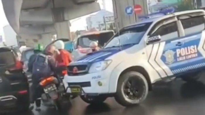 VIRAL Mobil Patwal Tabrak Pengendara Motor, Kini Dua Anggota Polisi Diperiksa di Propam
