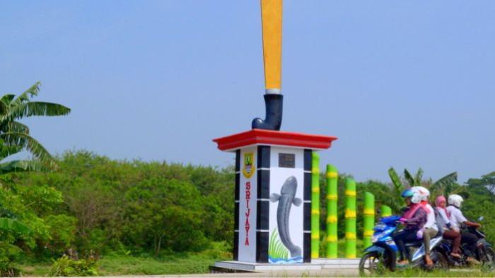 monumen golok Kampung Gabus