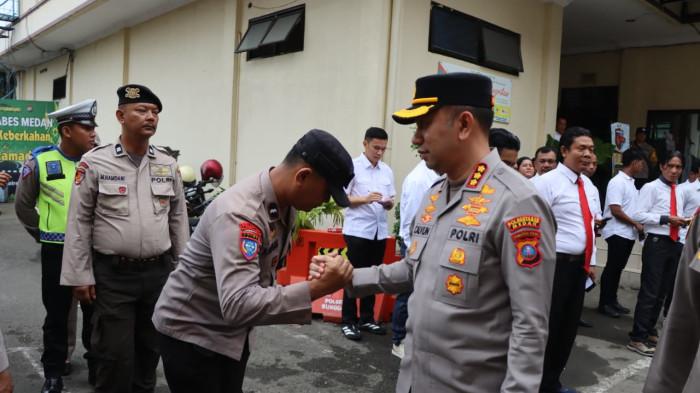 Program “Ngantor” di Polsek, Kapolrestabes Medan Perkuat Karakter dan Profesionalisme Personel