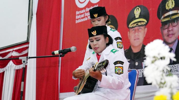 paskib pakpak bharat unjuk kebolehan