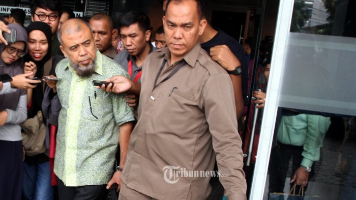 Patrialis Akbar Jaminkan Istri dan Anaknya Demi Status Tahanan Kota