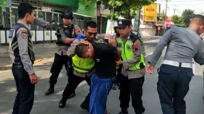 ANEH, Pemudik Pamer Organ Intimnya ke Warga Sekitar, Bermula Mobilnya Berhenti di Tengah Jalan