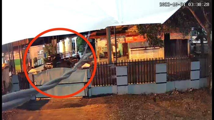 Dibentak Warga, Tiga Pencuri Mobil Lari Terbirit-birit, Barang Curian Ditinggal di Pinggir Jalan