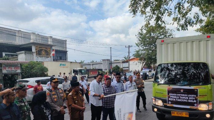 Polres Tanjungbalai Kawal Logistik Pemilu dari Gudang Logistik KPU ke 6 Kecamatan